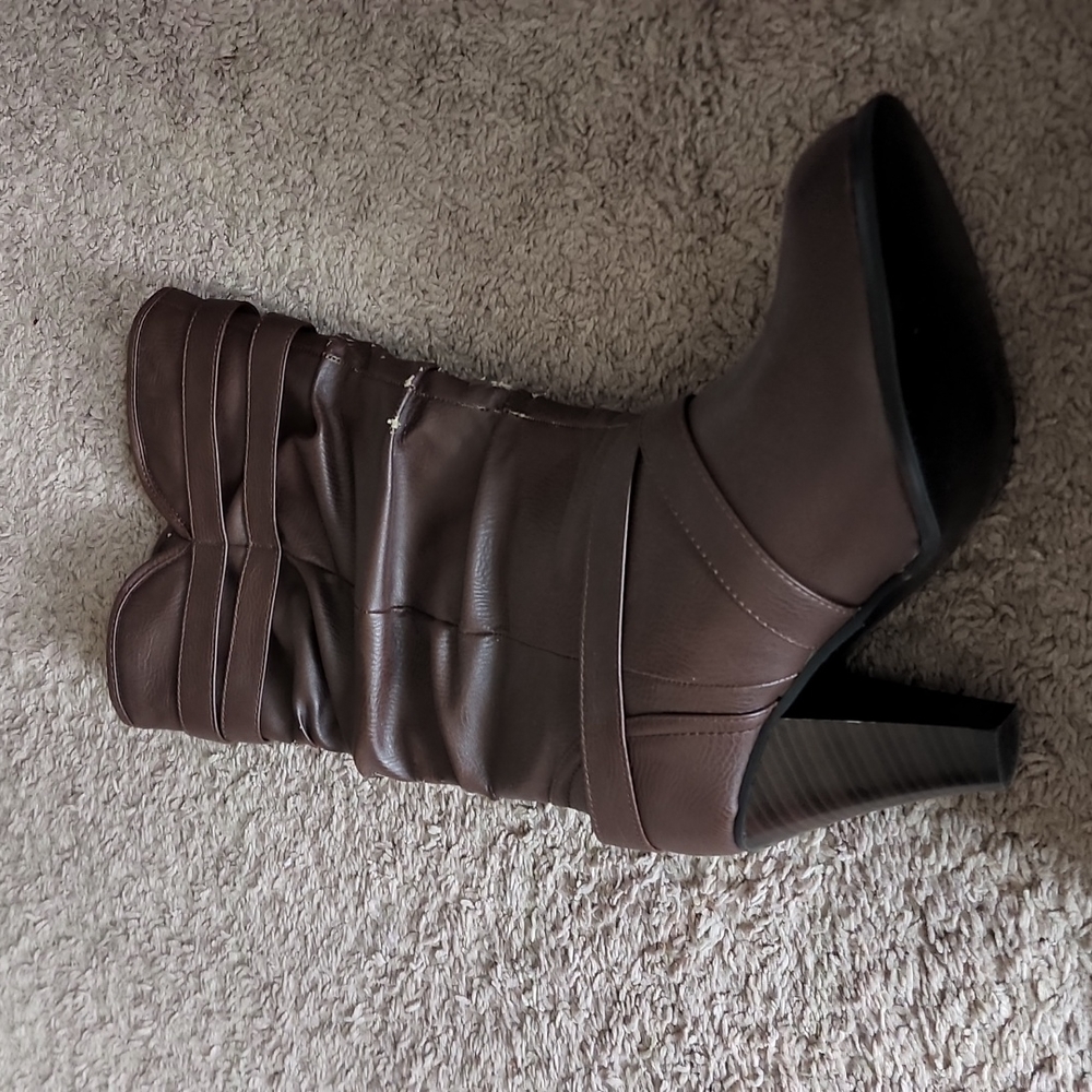 Boots - Picture 2 of 3